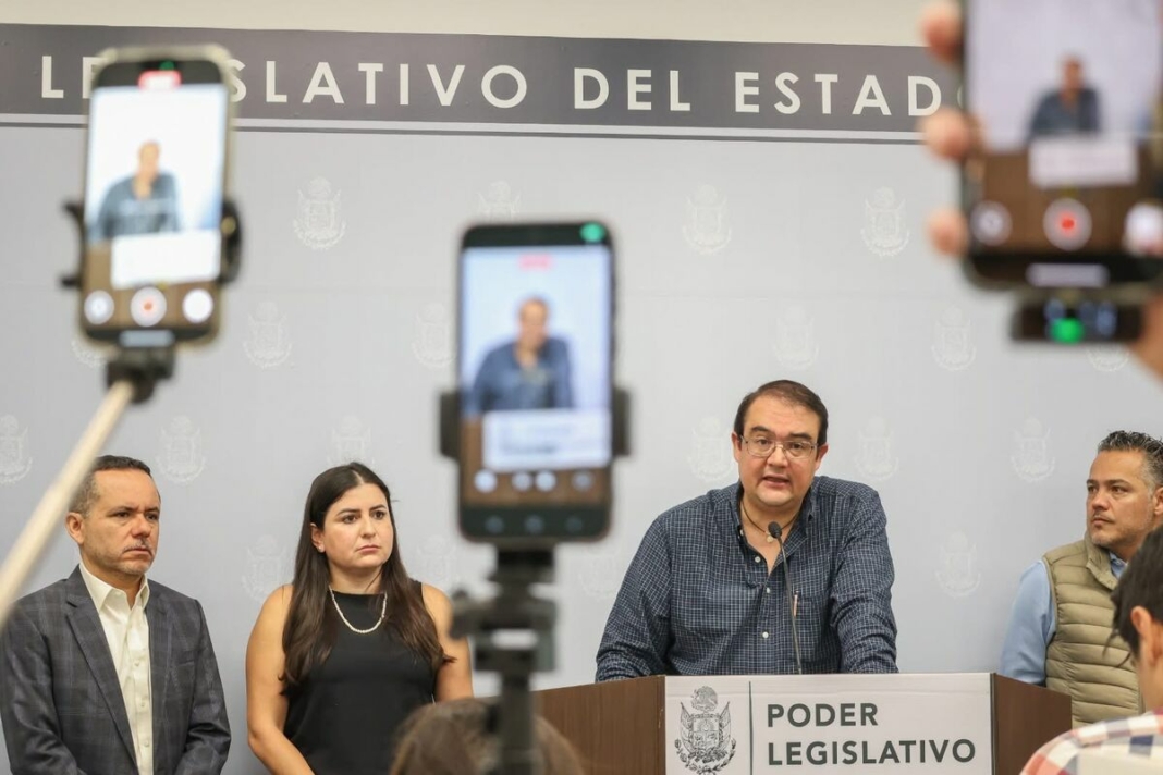 Diputado Guillermo Vega defiende Ley Kuri para proteger a la niñez en internet y no descarta que pueda ser judicializada