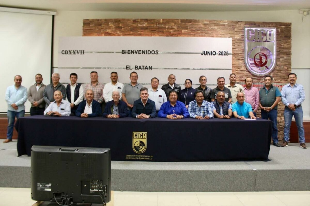 Presenta Vocal de la CEA el Proyecto El Batán al Colegio de Ingenieros