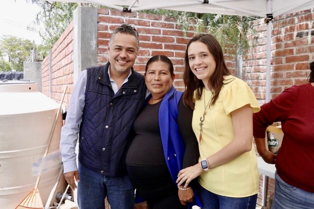 Enrique Correa presenta reformas para cuidar a las mamás lactantes y a la niñez