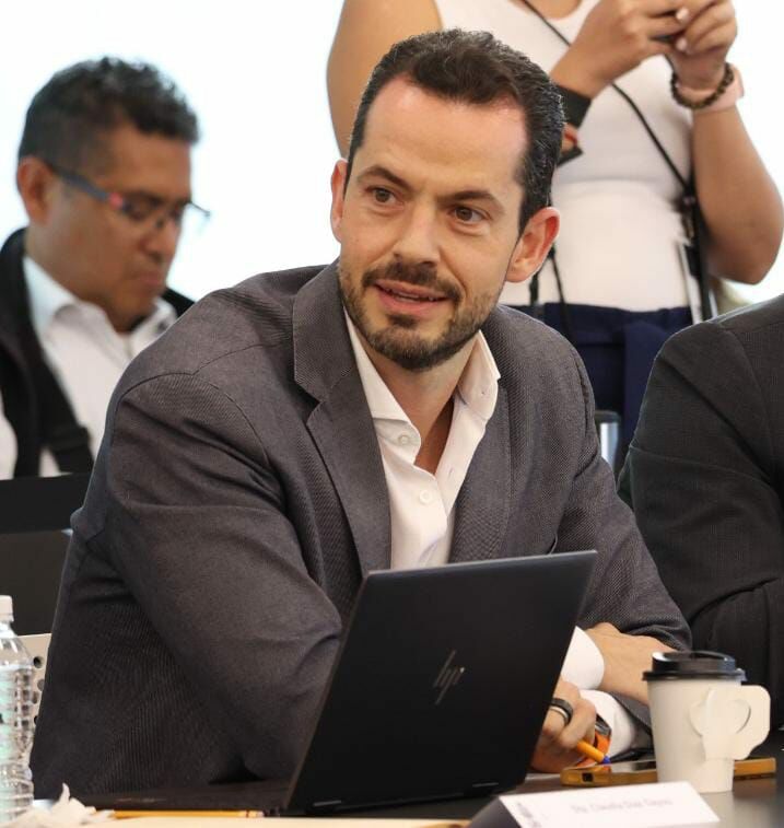 Garantizar abasto de agua potable antes de aumentar impuesto a refrescos: Ospital