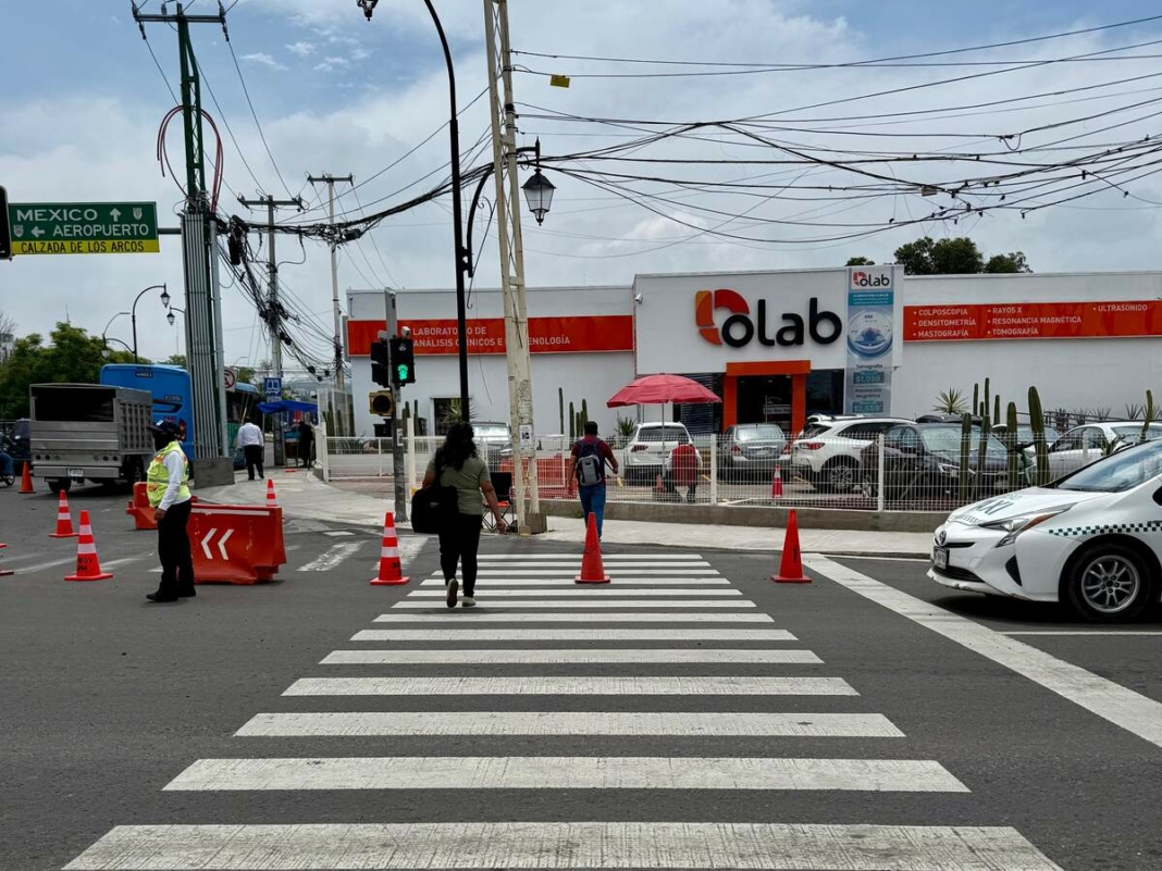 Avanza Felifer Macías en la creación de cruces seguros y peatonalización en Querétaro