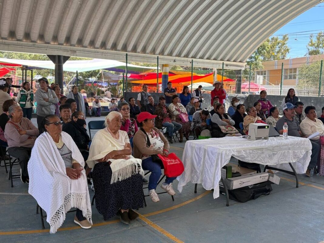 Más de 100 adultos mayores aprenden a usar la App Qrobus: Cuanalo Santos Borrador automático