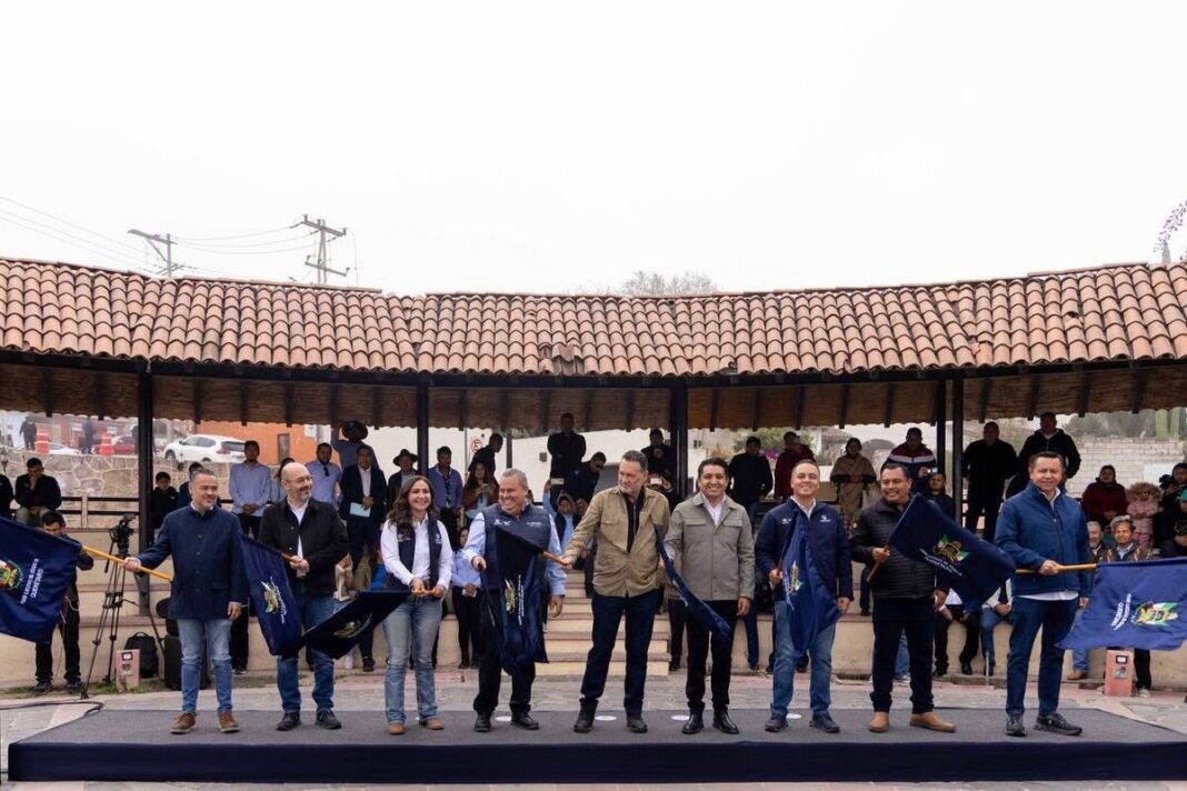 Encabeza Mauricio Kuri banderazo de arranque de QroVan en el Semidesierto Borrador automático