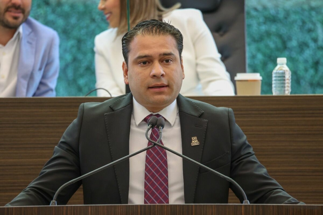 Diputado Eric Silva se posiciona contra destitución ilegal de Anallely Díaz, delegada de San Miguel Palmas, Peñamiller