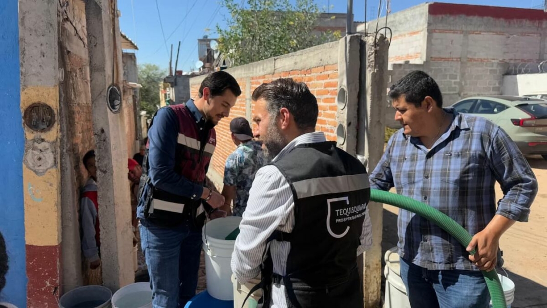 GOBIERNO MUNICIPAL DE TEQUISQUIAPAN BRINDA APOYO CON AGUA POTABLE, ANTE LA FALLA DEL POZO NÚMERO 2