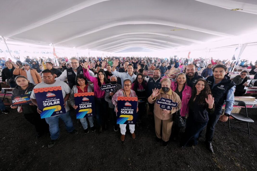 Entrega Felifer Macías calentadores solares del programa “Tu Vivienda en Acción” Entrega Felifer Macías calentadores solares del programa “Tu Vivienda en Acción”