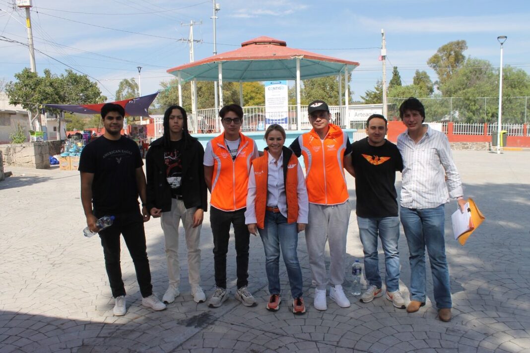 La RegidoraPaulina Aguado realiza recorrido ciudadanoen Mompaní junto a jóvenes