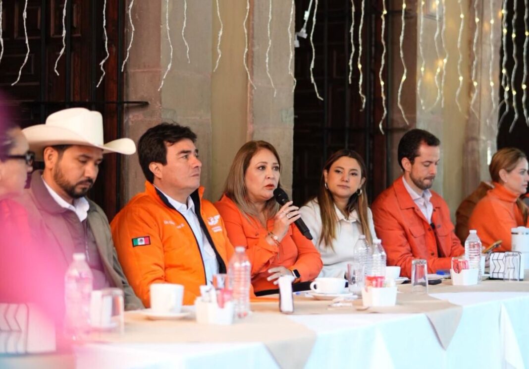 Suma MC a regidora y actores políticos de Corregidora Suma MC a regidora y actores políticos de Corregidora