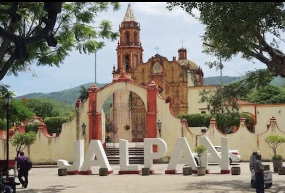 Fallece hombre tras presuntas detonaciones en la colonia Terrazas, en Jalpan de Serra Fallece hombre tras presuntas detonaciones en la colonia Terrazas, en Jalpan de Serra