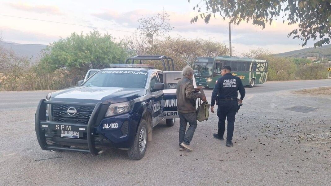 Localizan y reúnen con su familia a hombre reportado como no localizado en San Juan del Río Localizan y reúnen con su familia a hombre reportado como no localizado en San Juan del Río