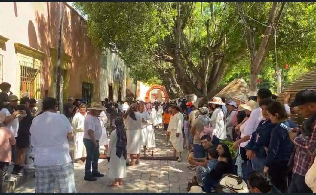 Tragedia en viacrucis de Tolimán: adulto mayor pierde la vida tras desvanecerse Tragedia en viacrucis de Tolimán: adulto mayor pierde la vida tras desvanecerse