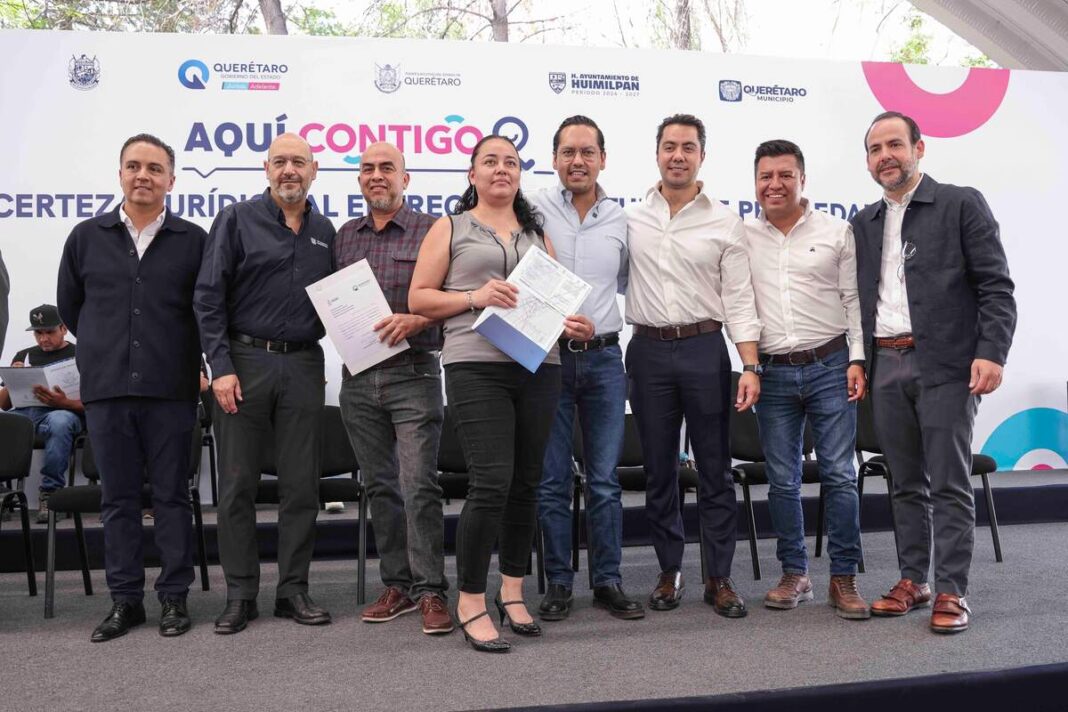 Chepe Guerrero y Mauricio Herbert encabezan la entrega de más de 450 títulos de propiedad a familias de la zona metropolitana